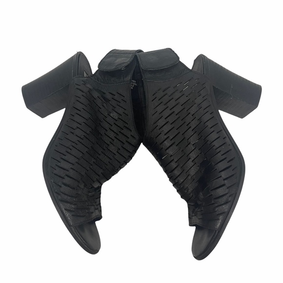 Steve Madden Leala Open Toe Bootie Black Size 7.5 - Picture 6 of 11